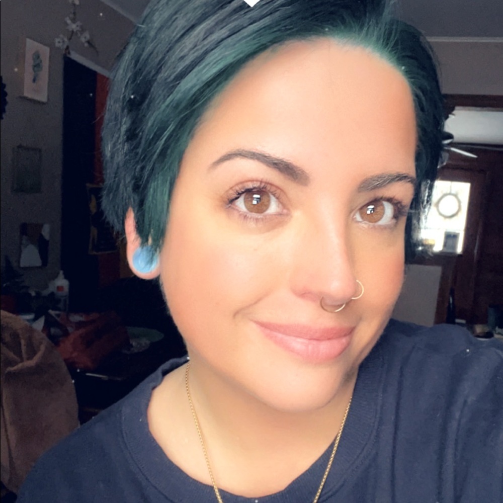Meet your Posher, Amanda